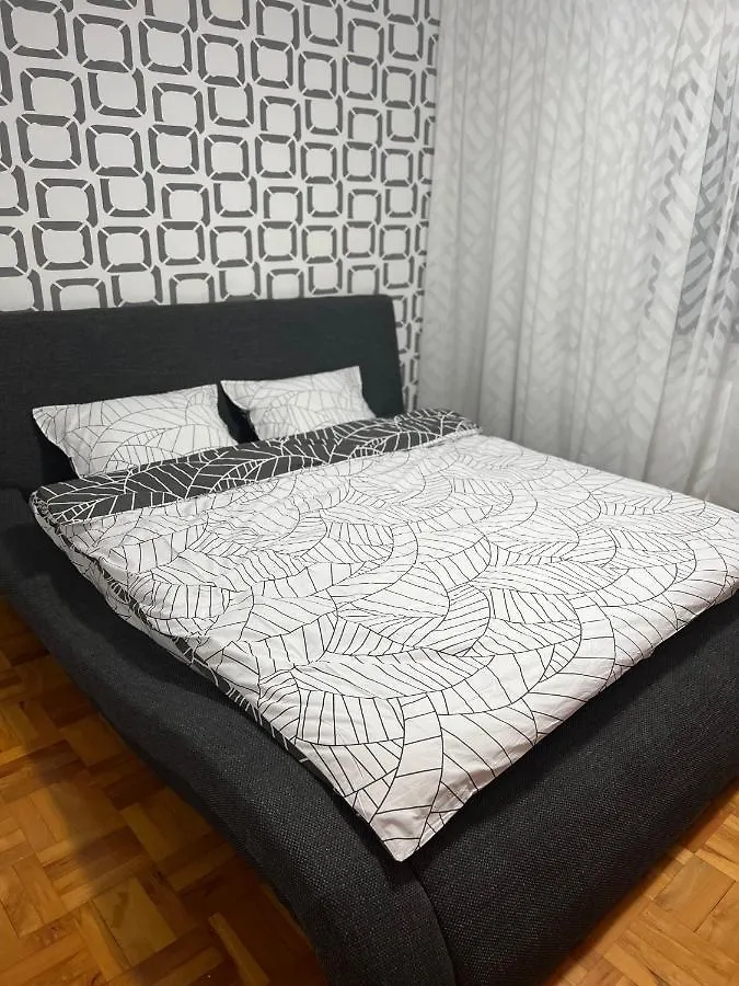 Mona Apartment Taxi#Airport #Parking#Bucharest#Therme Otopeni