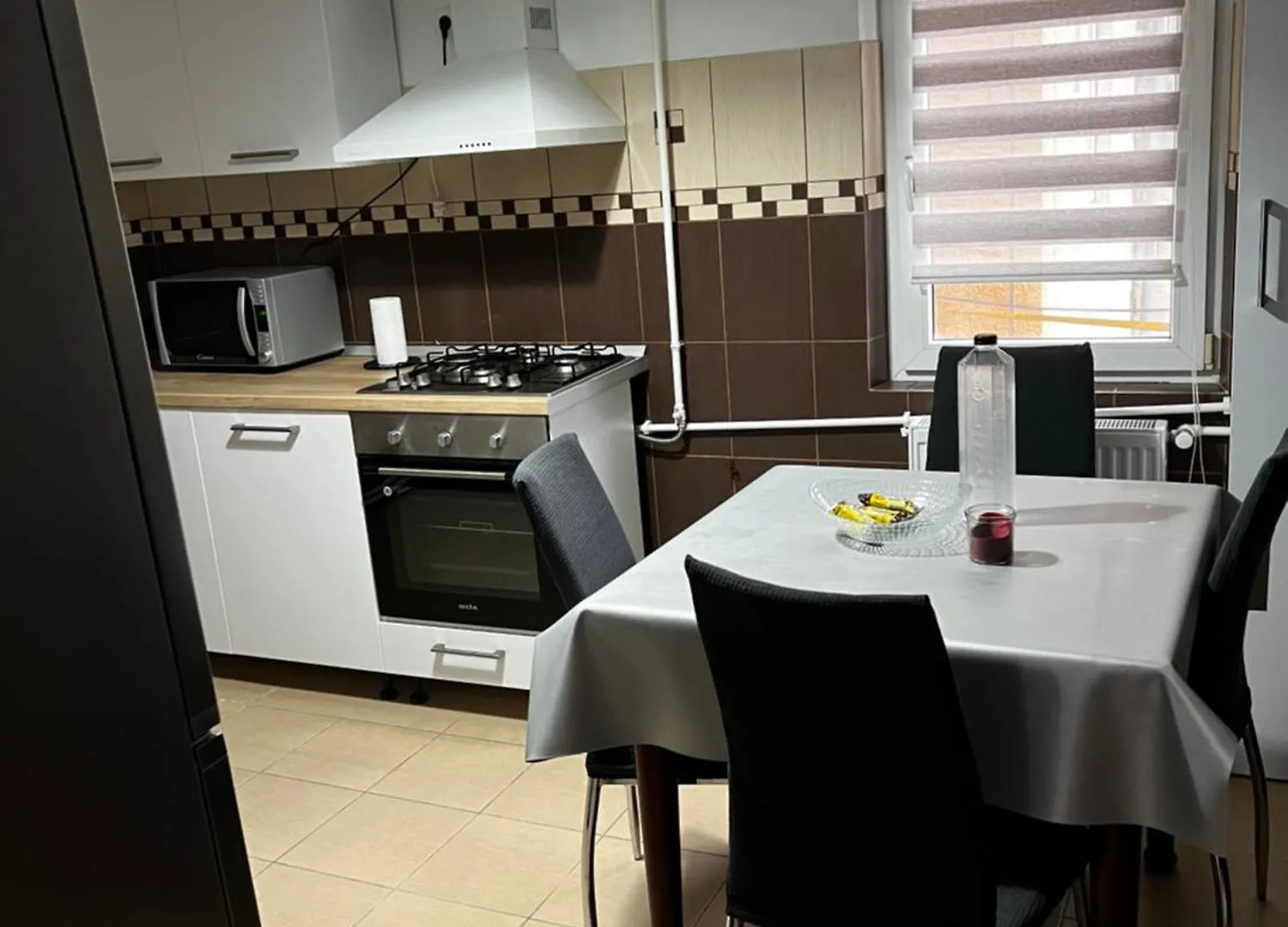 Mona Apartment Taxi#Airport #Parking#Bucharest#Therme Otopeni 0*,